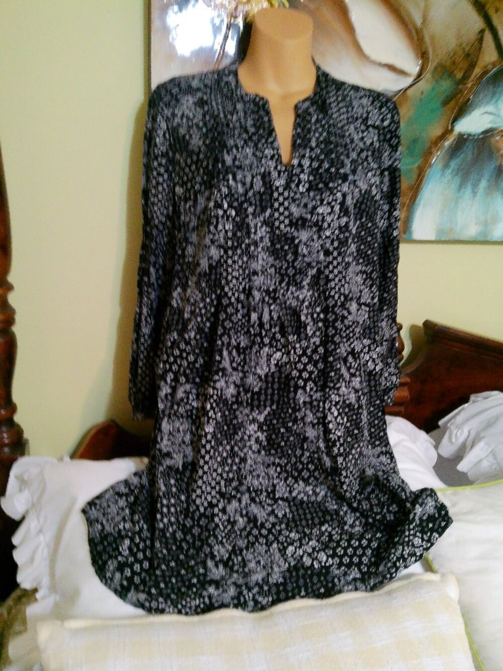 OLD NAVY SIZE SMALL BLACK & WHITE DRESS GOOD CONDITION